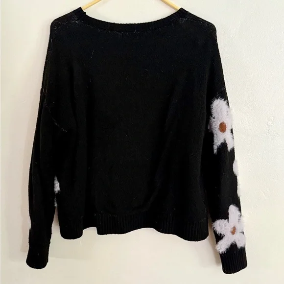 Floral Black Sweater, Size L - Picture 4 of 4